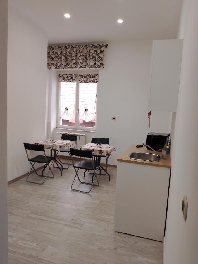 B&B Airport Serenity Suites Наполи Екстериор снимка
