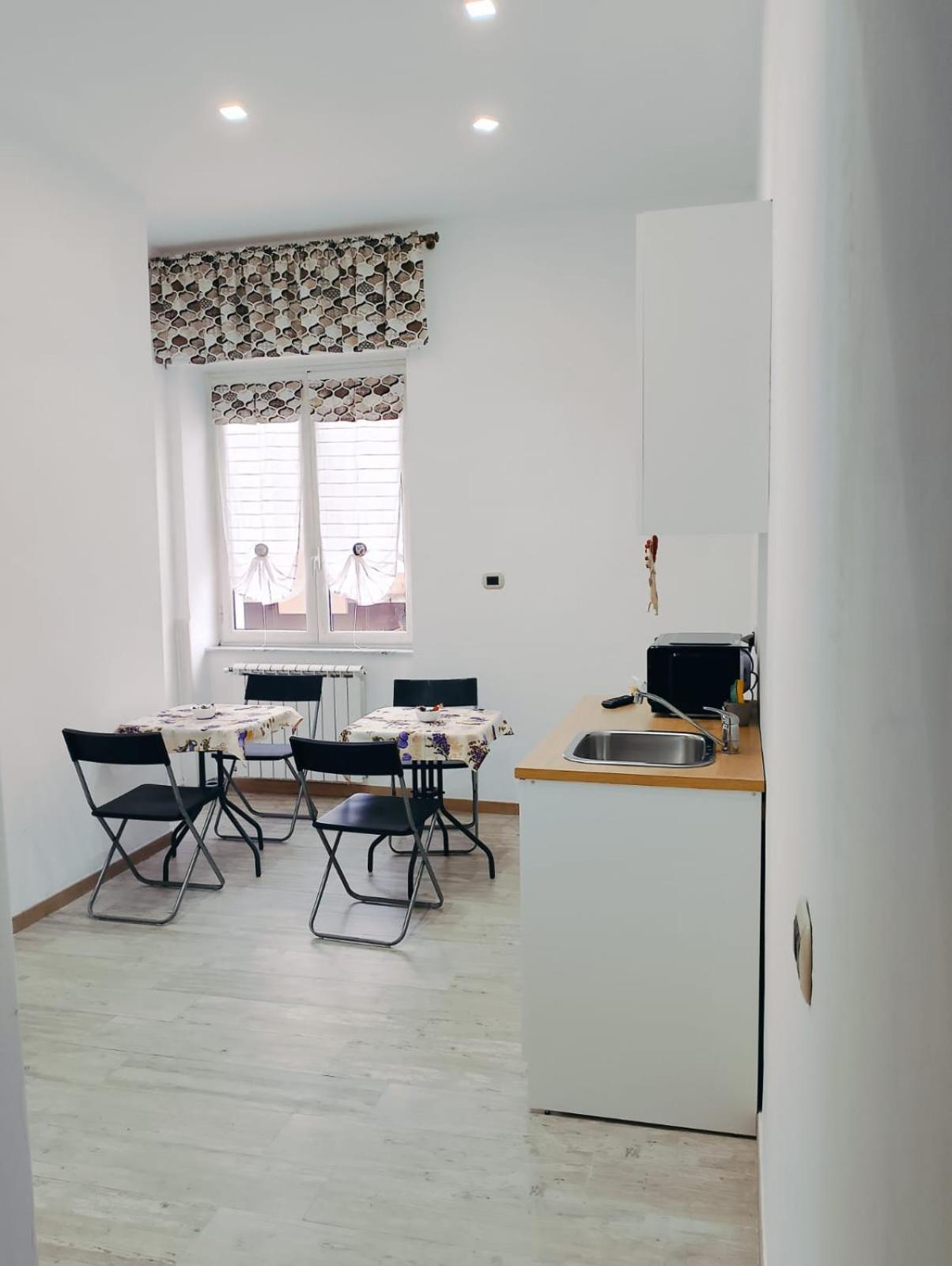 B&B Airport Serenity Suites Наполи Екстериор снимка